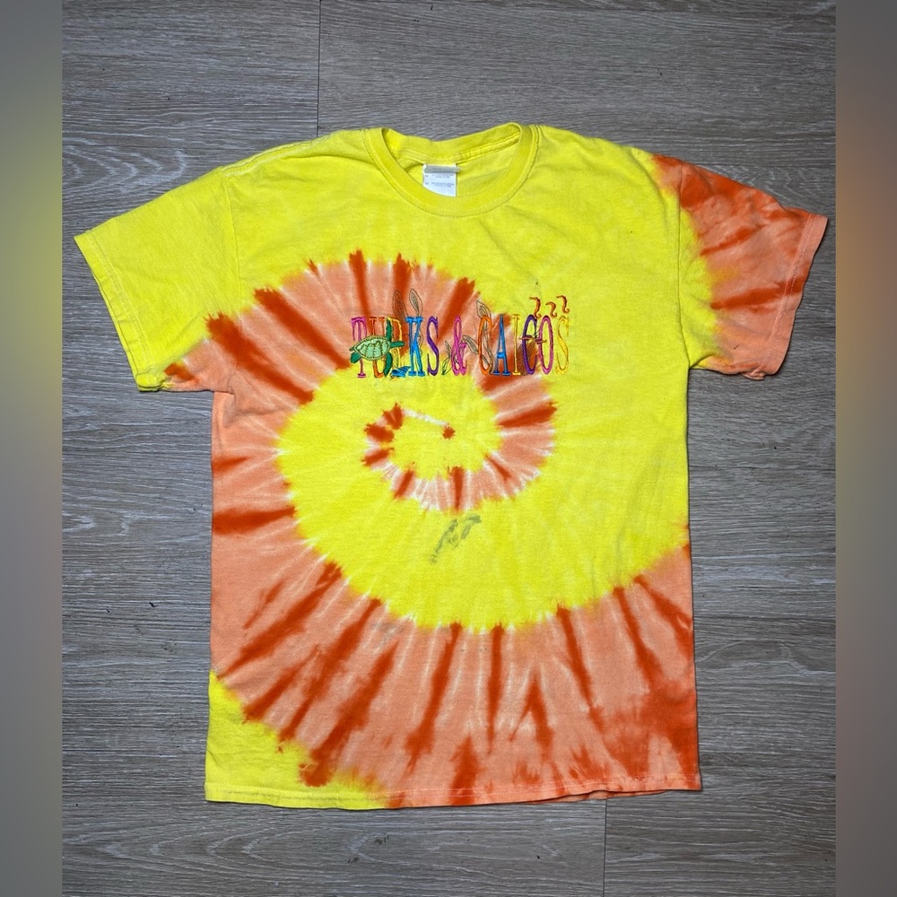 Gildan “Turks & Caicos” Embroidered Multi Color‎ Tie-Dye T-Shirt Men’s MEDIUM